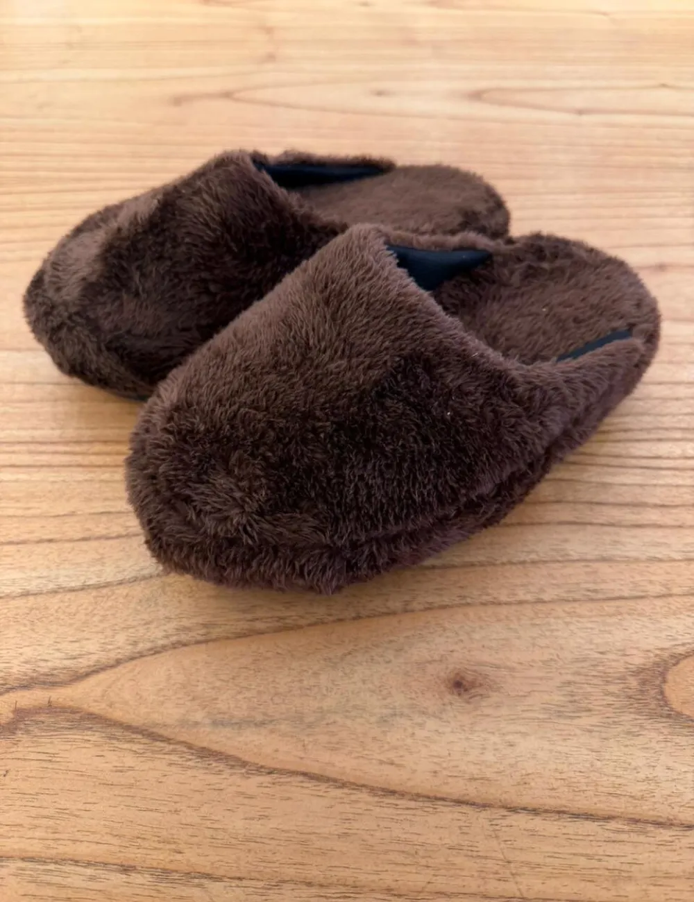 Pantufla Chocolate Peluche Cerrada