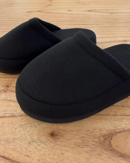 Pantufla Negra Morley Cerrada
