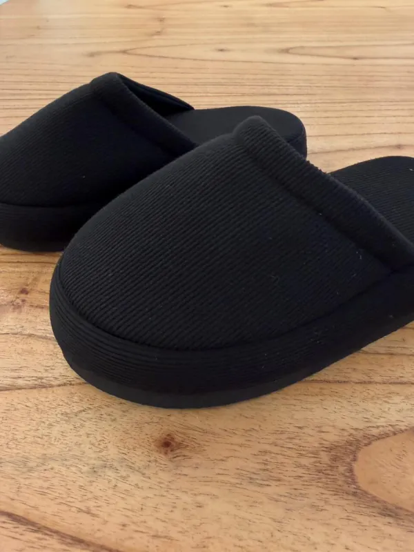 Pantufla Negra Morley Cerrada