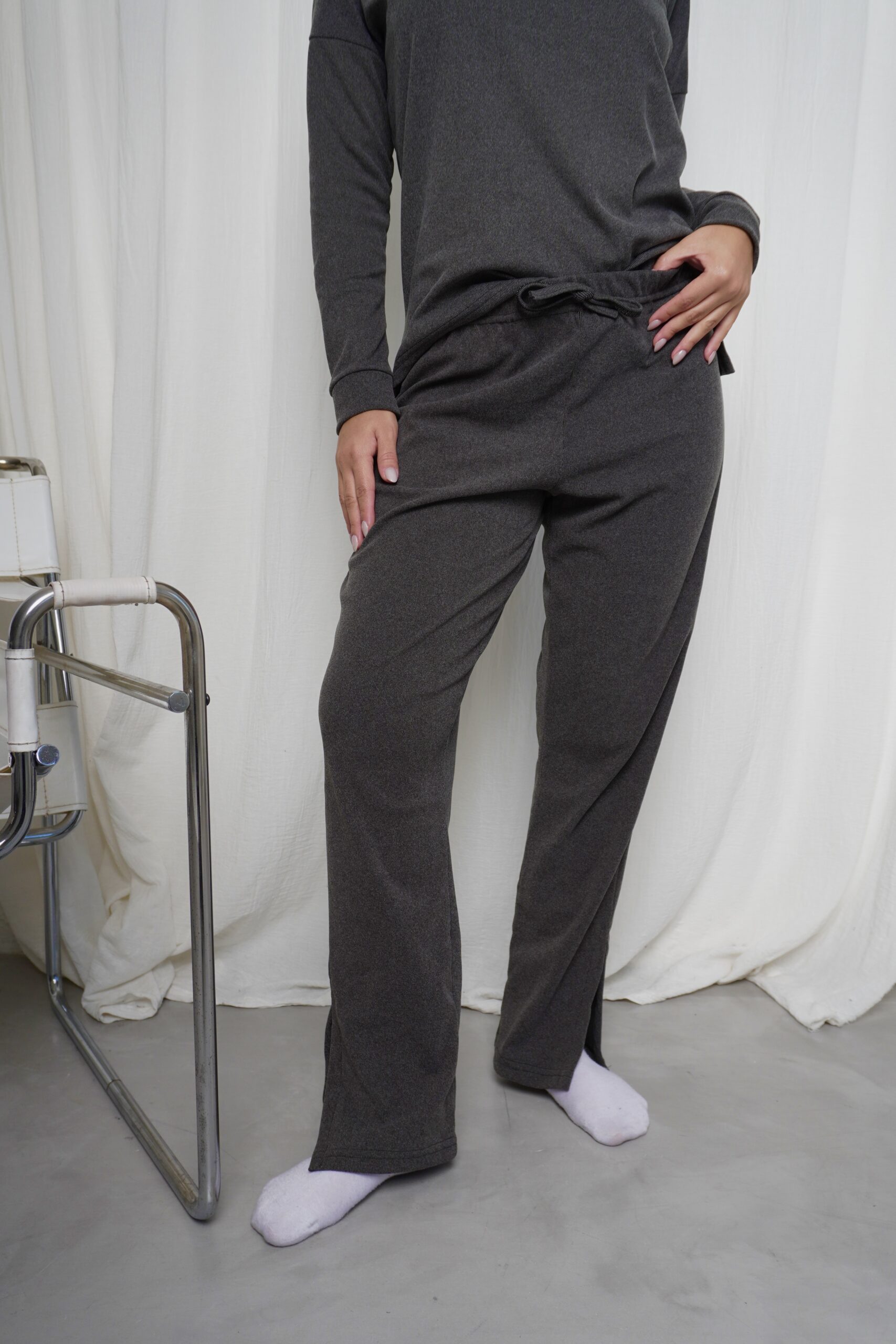 Pijama Velvet Liso Gris Oscuro - Imagen 4