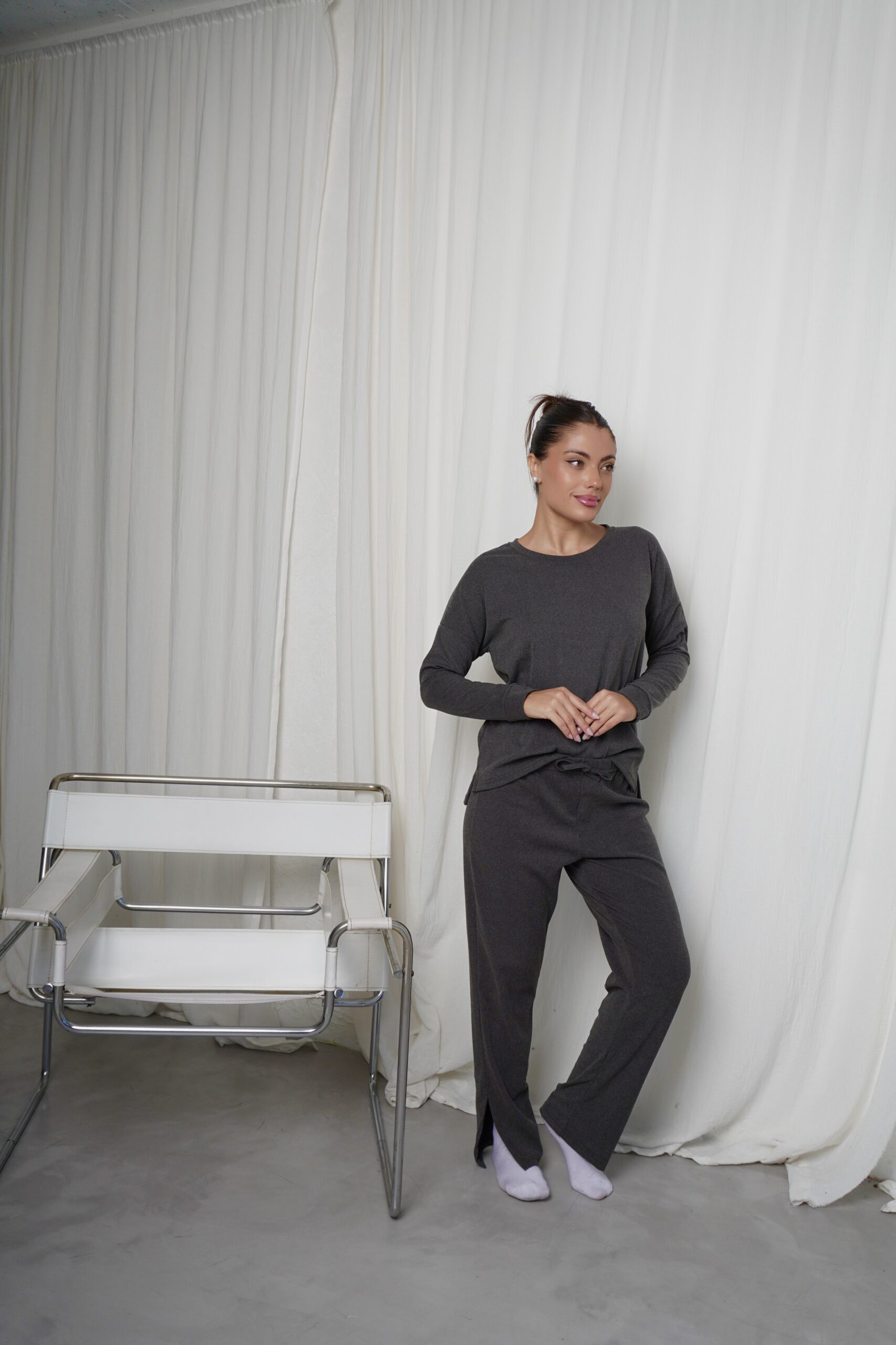 Pijama Velvet Liso Gris Oscuro - Imagen 5